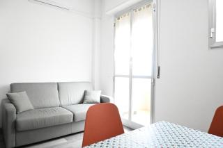 F007 - Fano, monolocale fronte mare in residence con piscina - 9