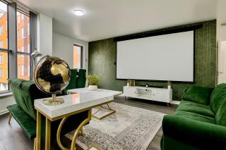 Cinema Lounge 2Bed Leeds City Centre FREE Parking - 8