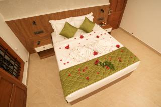 The Lawrences Aqua Stay - Kochi - 2