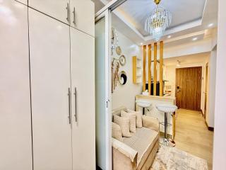 Cozy and Comfy Retreat with Balcony - 1