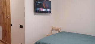 West Harbor Inn Apartments - 5