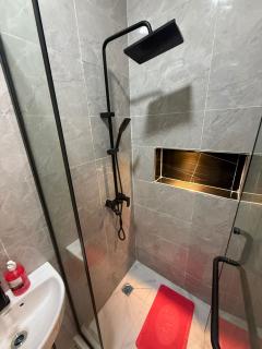 Tastefully Furnished 2Bed Apartment - 4