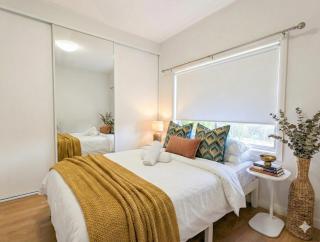 Huge 3Bed House and Backyard & 4 Car Park spaces and Near Parramatta - 7