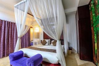 Privat Pool Villa at Kuta - 6