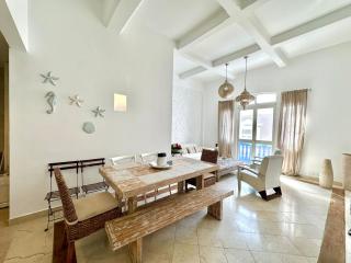 By Calamari Homes - Ayos 206 - Walled City - 3