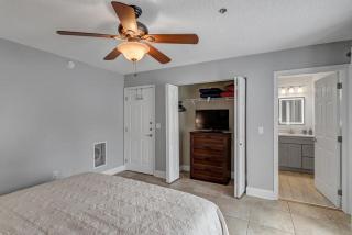 Toes in the Sand - Deck & King Bed - 3