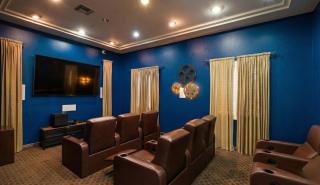 Marina Del Rey Luxe 1BA - Hot Tub, Pool Table, Grill & Cinema Projector - 2