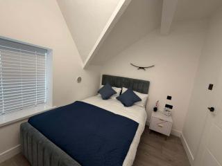 Cardiff Central Gem - 2 Bed Apartment - 4