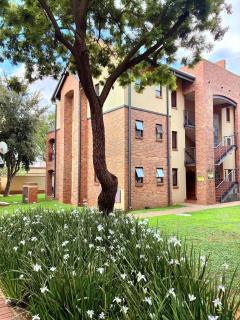 Apartment of Convenience-In the heart of Midrand - 4