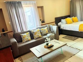 Apartment of Convenience-In the heart of Midrand - 3