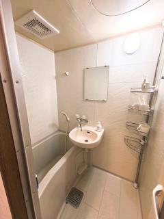 8Close to the station, 2 stations can be used, spacious space, maximum 5 people - 3