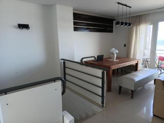 4 Dormitorios y 3 baños frente al mar con 2 cocheras - 9