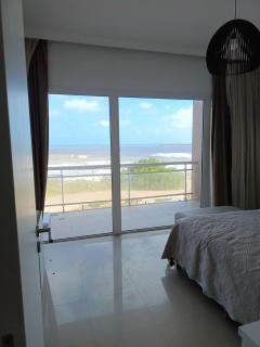 4 Dormitorios y 3 baños frente al mar con 2 cocheras - 7