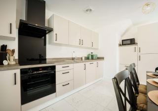 4 Bedroom House Leeds, Contractor Accommodation - Leeds - 7