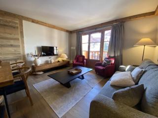 Beautifully Renovated 2 Bedroom Apartment - Arc 1950 - Prince des Cimes - 0