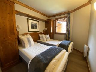 Beautifully Renovated 2 Bedroom Apartment - Arc 1950 - Prince des Cimes - 4