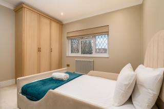 Modern Cosy Home w Stylish Interior - Pass the Keys - 1