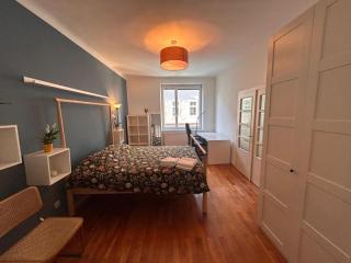 Bright & Spacious Family Apartment - 2