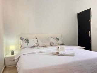 CHAMBRE HARMONIEUSE cosy sans eau chaude a yoff virage N1 - 1