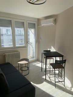 Old Town Lounge Belgrade - 3