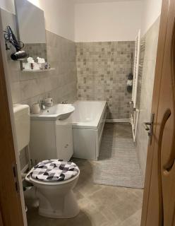 Lemora Apartments 2 - 4