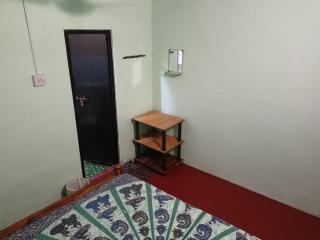 The Blues female hostl - 3