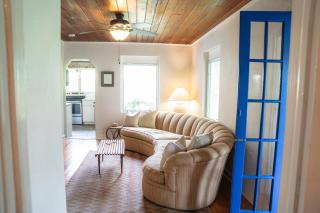 1mi to Beach Jungle Bungalow 1 acre with Pool - 8