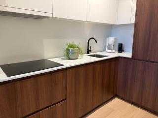 Sunny Corner 0001 - 6