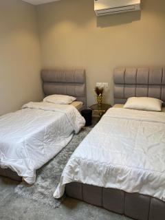 Luxury apartment with garden in Beverly Hills compound, Sheikh Zayed - 5