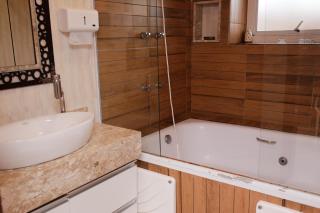 Castelinho Solemar - Suíte Premium com Banheira Privativa e Ar - 2