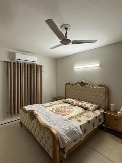 3 Bedrooms Apartment in central Islamabad near bluearea - 3