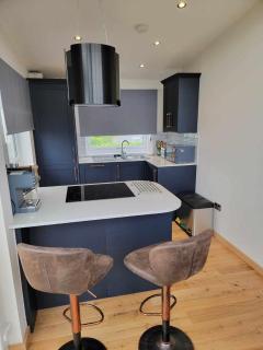 Luxury Portree Cottage Hillside - 5