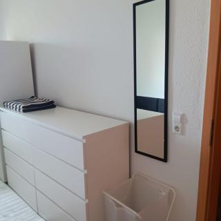 Crew Quartier ALL-INCLUSIVE Serviced Apartments Ideal für Monteure 3 Schlafzimmer Apartment mit Küche, Bad, Waschmaschine, Flat TV, Wifi in Merseburg Leuna - 4