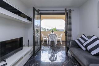 Castle Harbour 2 Bed Duplex - 1