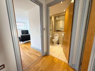 York City Centre 2 Bed Flat with Views - Steps from Christmas Market - 3