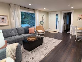 LaLa Land Studio City retreat in the trees - 8