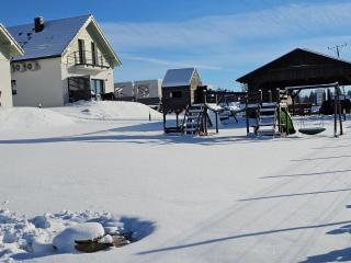 All Season Klimat - Dom przy szlaku z prywatnym tarasem i widokiem na Góry Orlickie - Sudety Sauna&Jacuzzi, Skalne Miasto, 4km do Zieleniec SKI Arena - 4