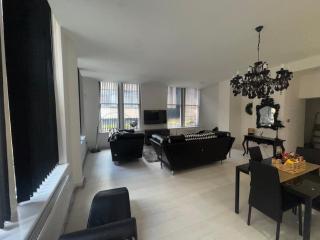 Spacious 2 bed Apt Liverpool City Centre - 3