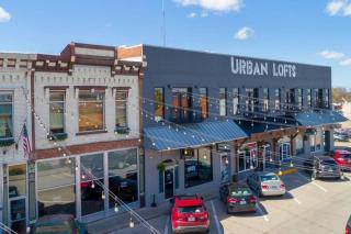 Downtown Urban Loft above Restaurants - 5