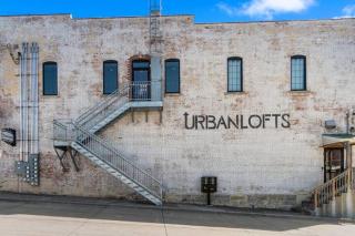 Downtown Urban Loft above Restaurants - 3