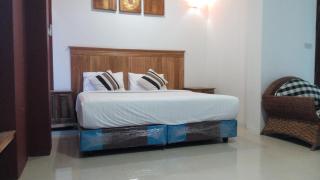 Yellow Tique Hotel - 7