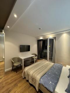 Alliance Palace Apartment 13 - 2