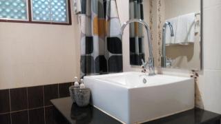 Yellow Tique Hotel - 5