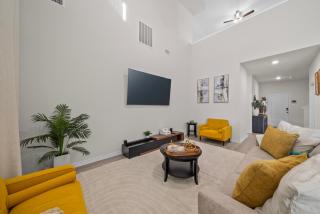 Luxurious 4-Bed Home with Pool Table & Nearby Pool - 3