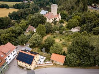 Historisches Baderhaus mit eigenem Saunauhaus - 0