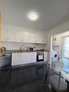 Island Heart- Family Retreat- Free parking garage - 8