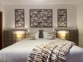 LV House & Gardens - 4