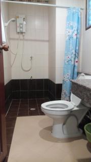 Yellow Tique Hotel - 1