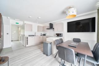 Corporate Stay Private En-Suite In Shared Home In Reading - 1