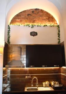 Ivy Central Apartment - 4